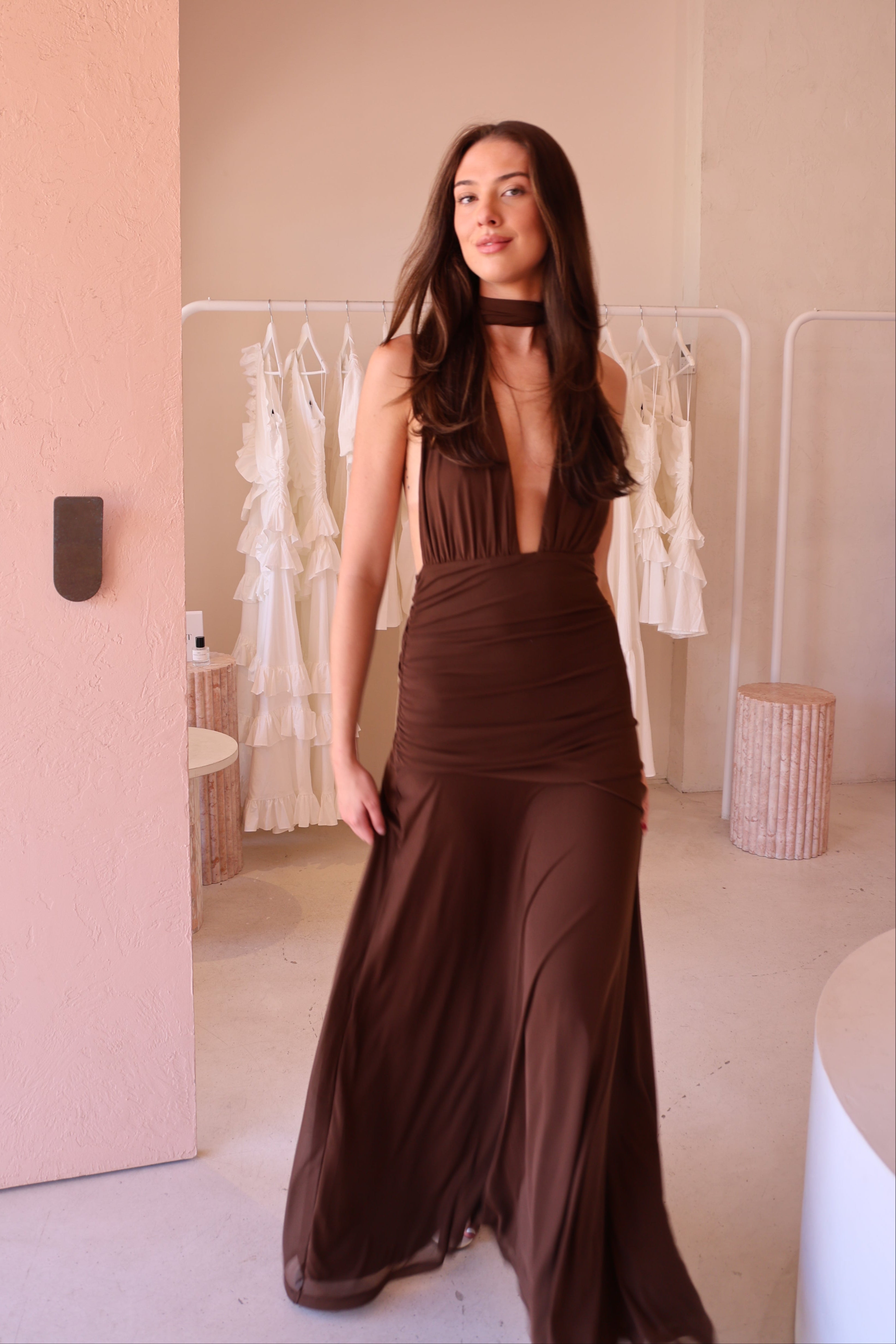Damen Abendkleid mit V-Ausschnitt und Neckholder