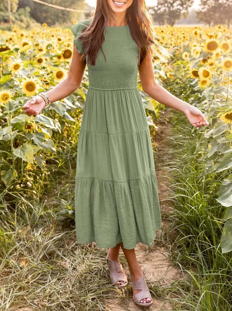 Kleid mit Rundhalsausschnitt und mittlerer Länge