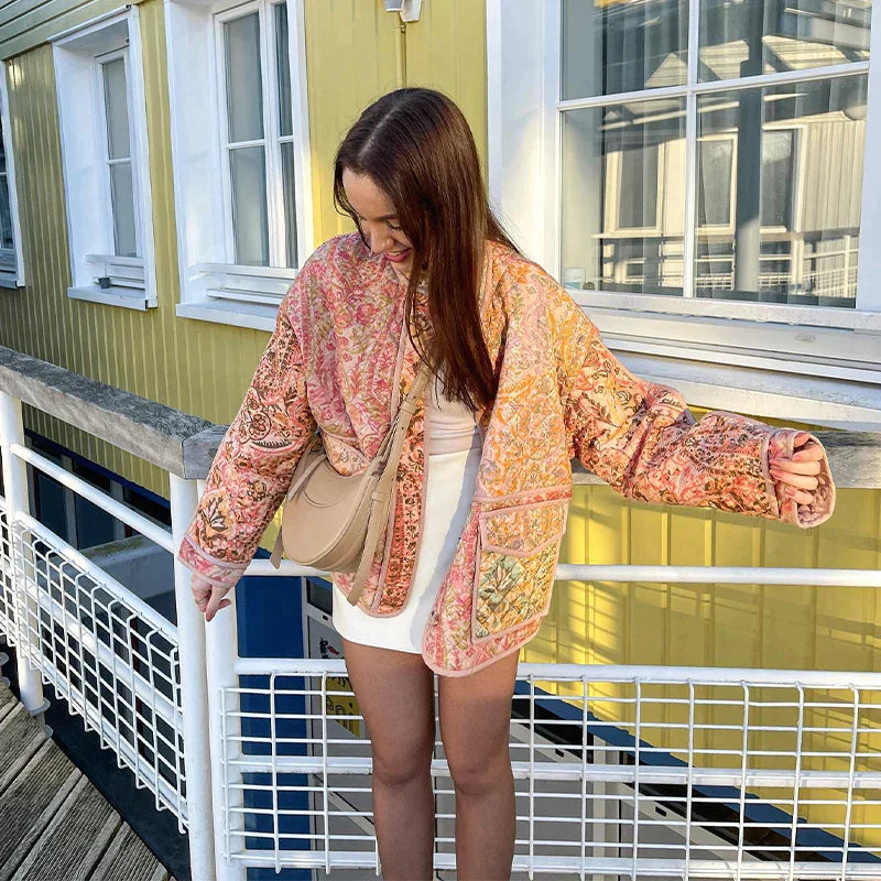 Damen Winterjacke mit Rundhalsausschnitt und aufgesetzten Taschen