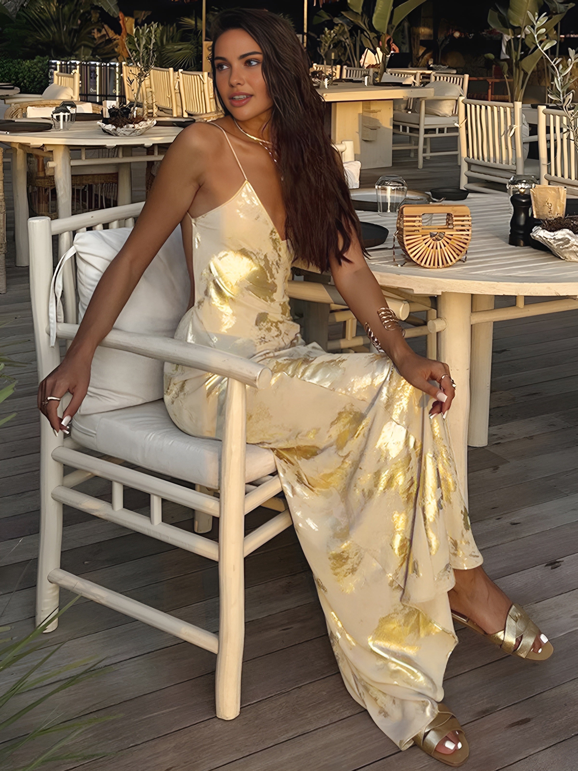 Damen Abendkleid mit dezentem Golddruck für festliche Anlässe