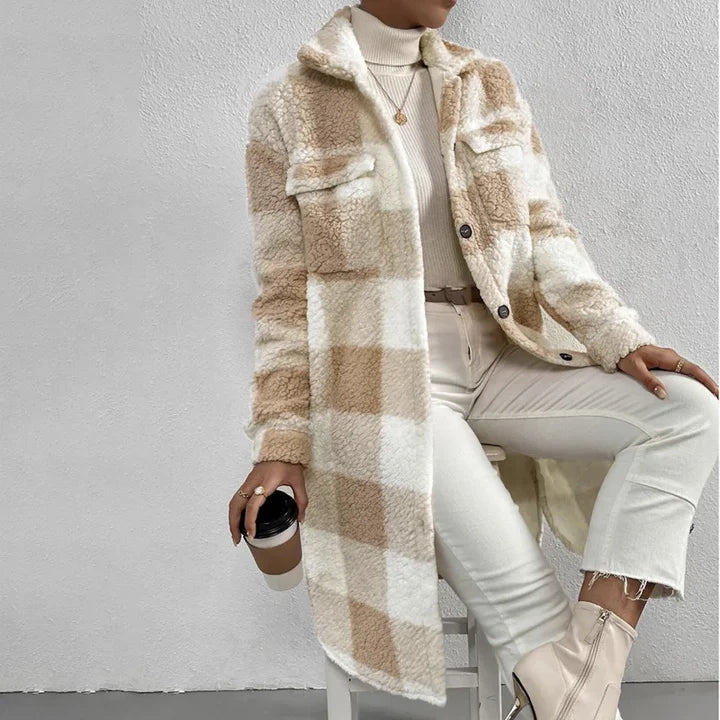 Damen Winterjacke mit Karomuster und geradem Schnitt