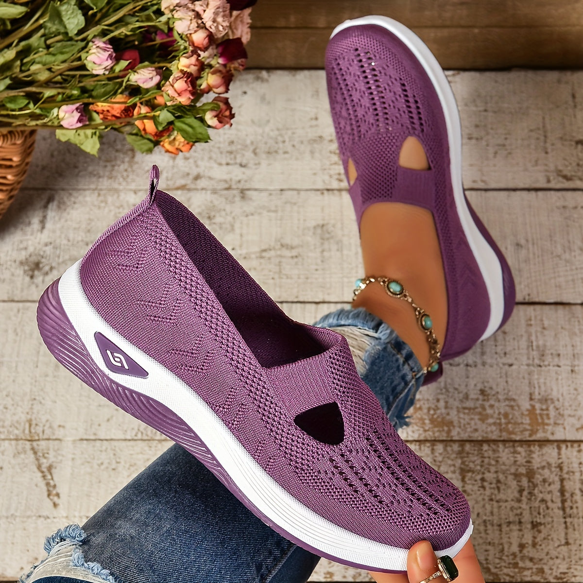 Damen schuhe mit orthopädischer Sohle als Schlupfschuh