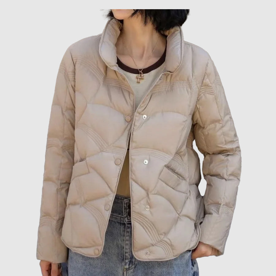 Damenjacke mit Steppmuster und Knopfleiste