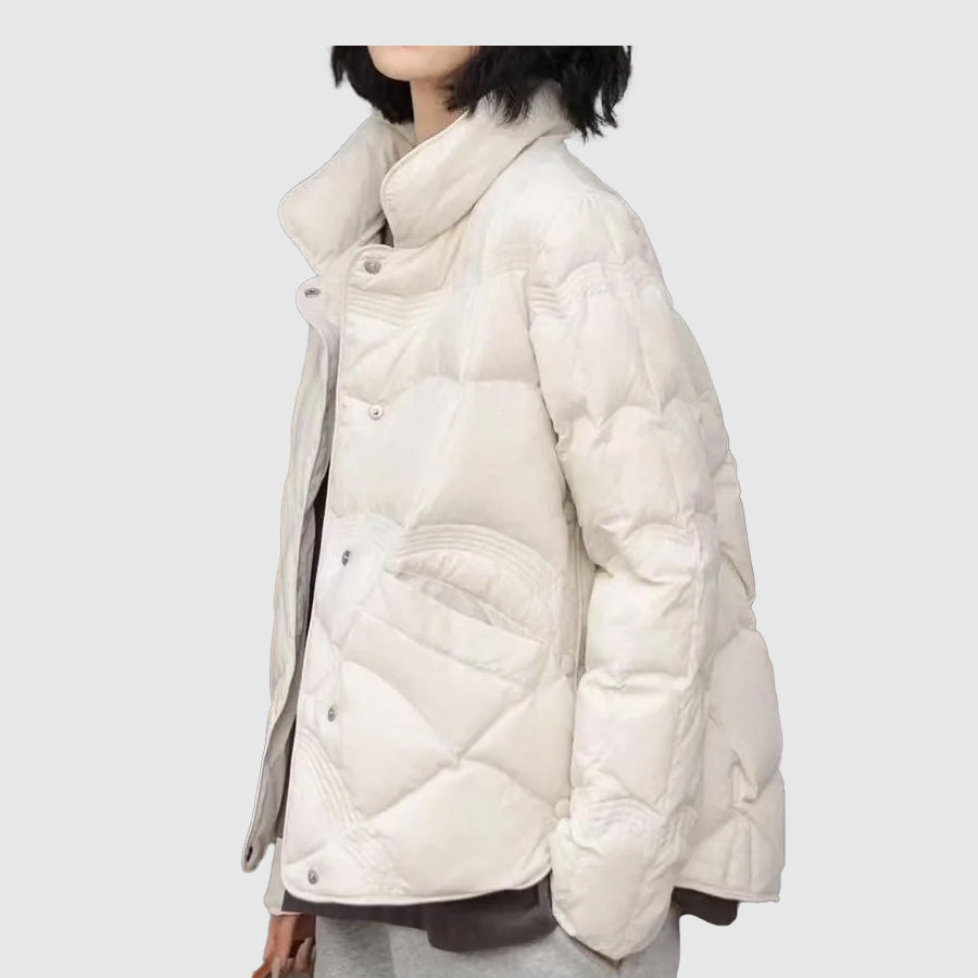 Damenjacke mit Steppmuster und Knopfleiste