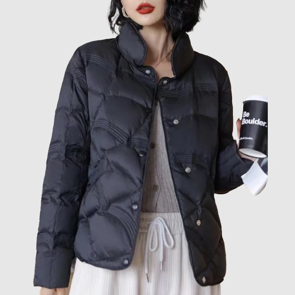Damenjacke mit Steppmuster und Knopfleiste