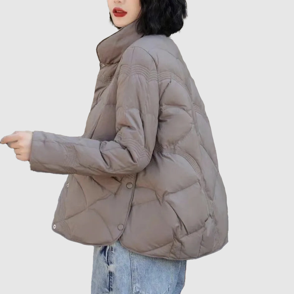 Damenjacke mit Steppmuster und Knopfleiste