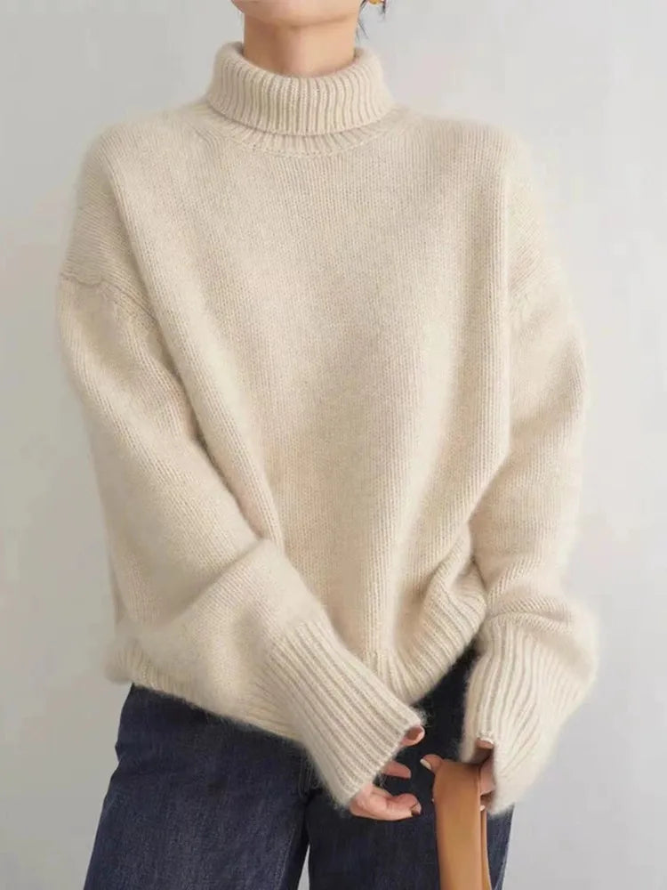 Damenpullover mit Rollkragen und klassischer Silhouette