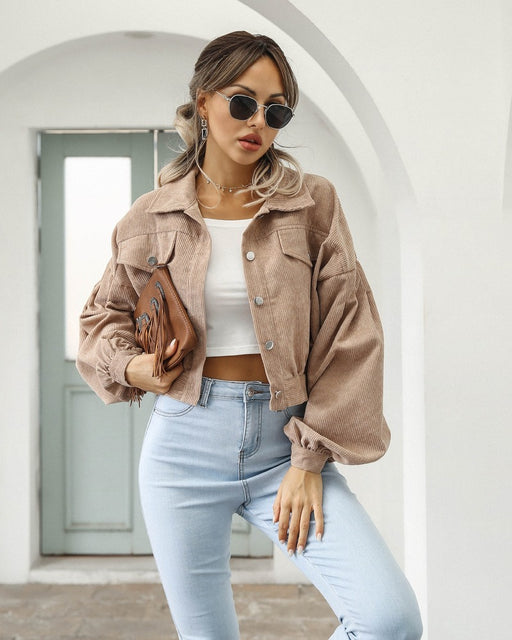Damen Winterjacke kurz geschnitten mit klarer Silhouette
