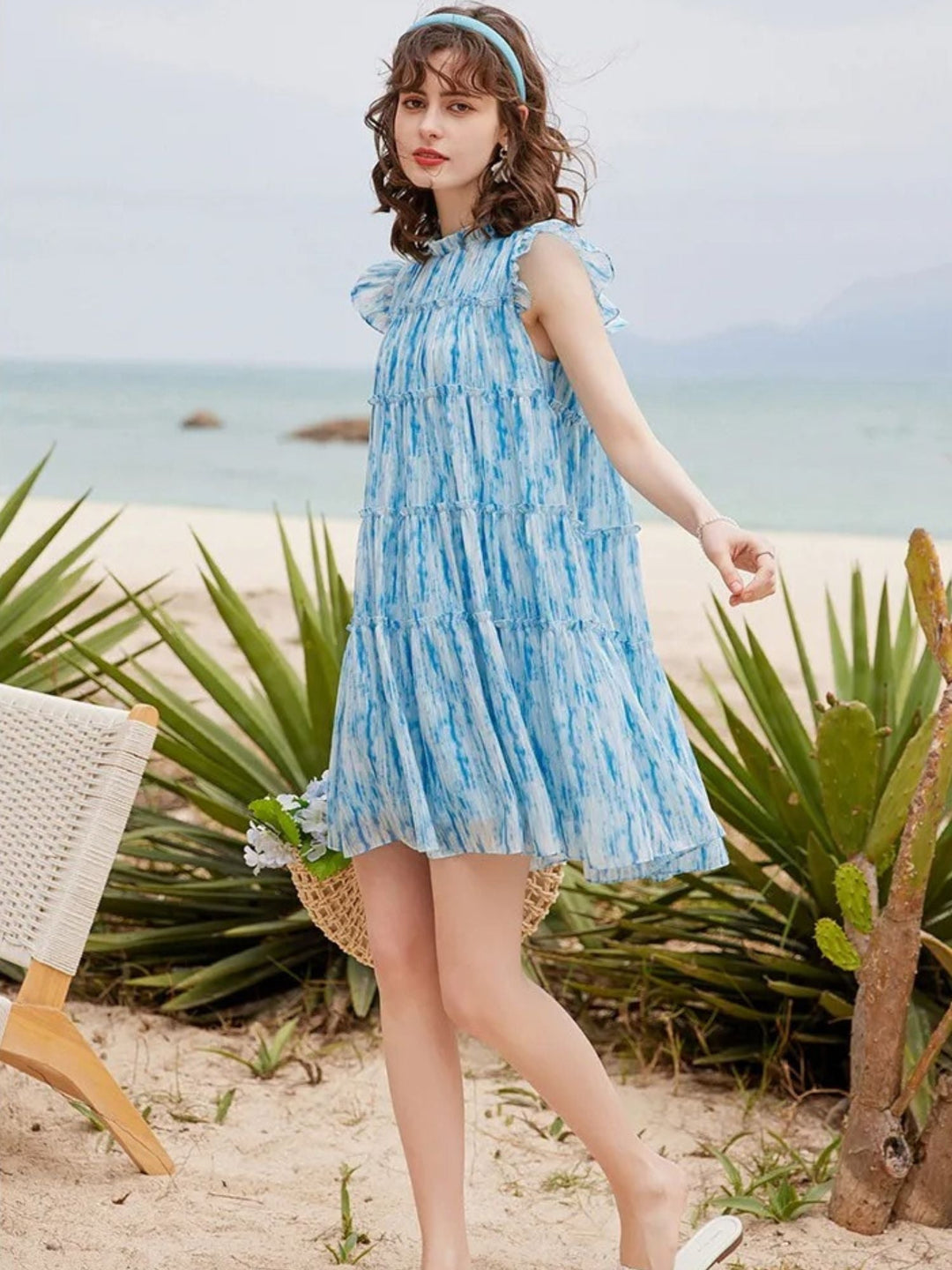 Minikleid in A-Linie mit zarten Rüschen