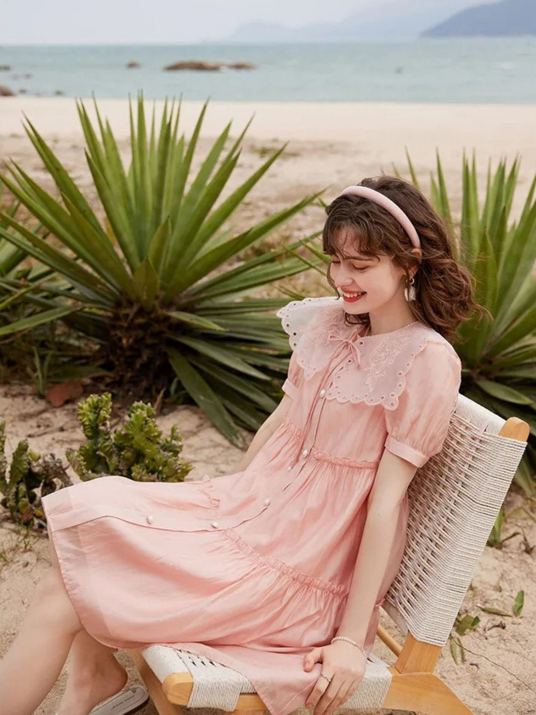 Minikleid mit Knopfleiste und Peter-Pan-Kragen