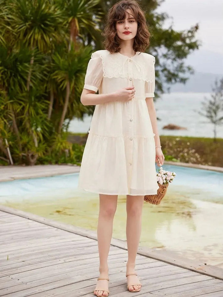 Minikleid mit Knopfleiste und Peter-Pan-Kragen