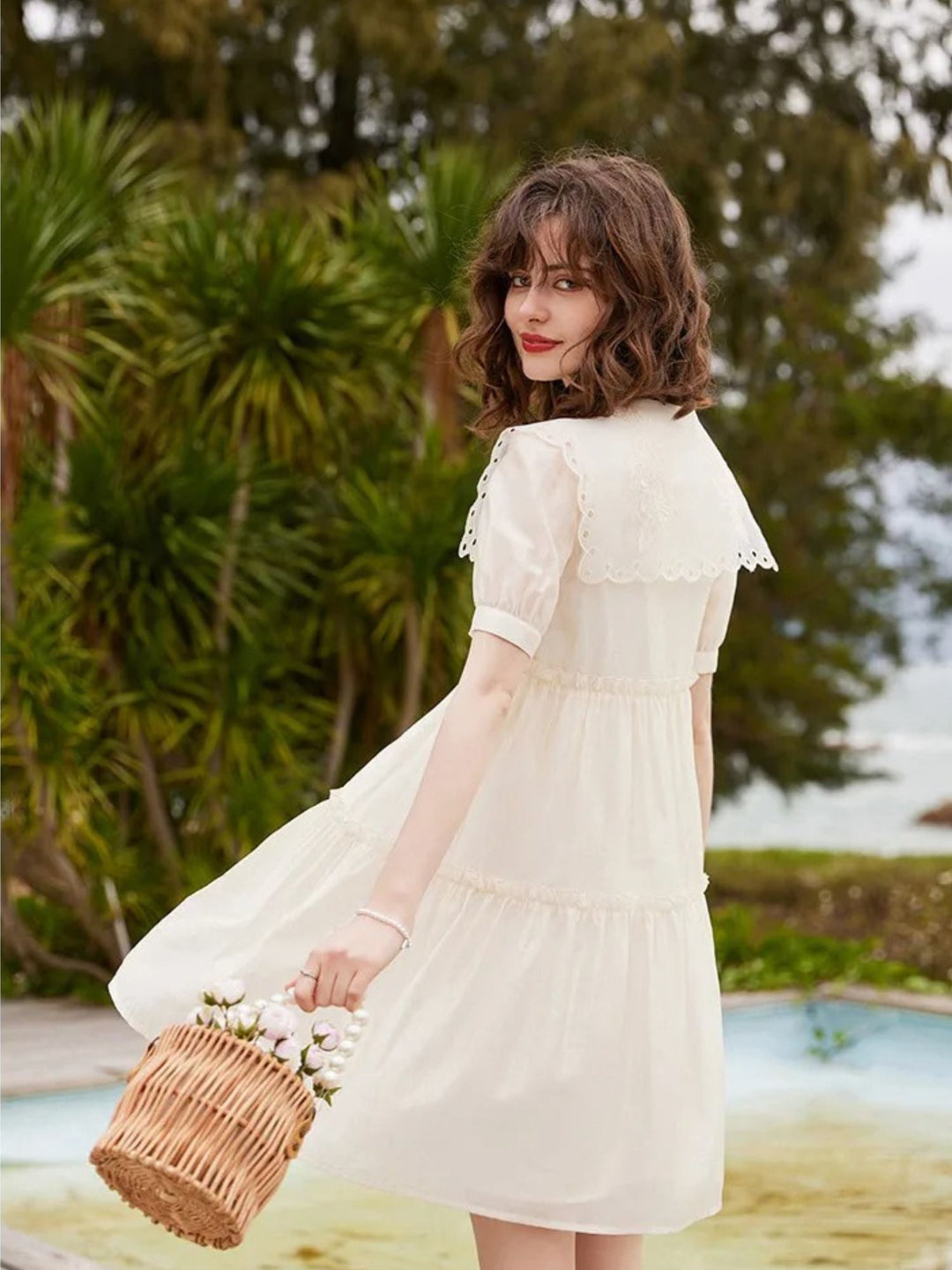 Minikleid mit Knopfleiste und Peter-Pan-Kragen