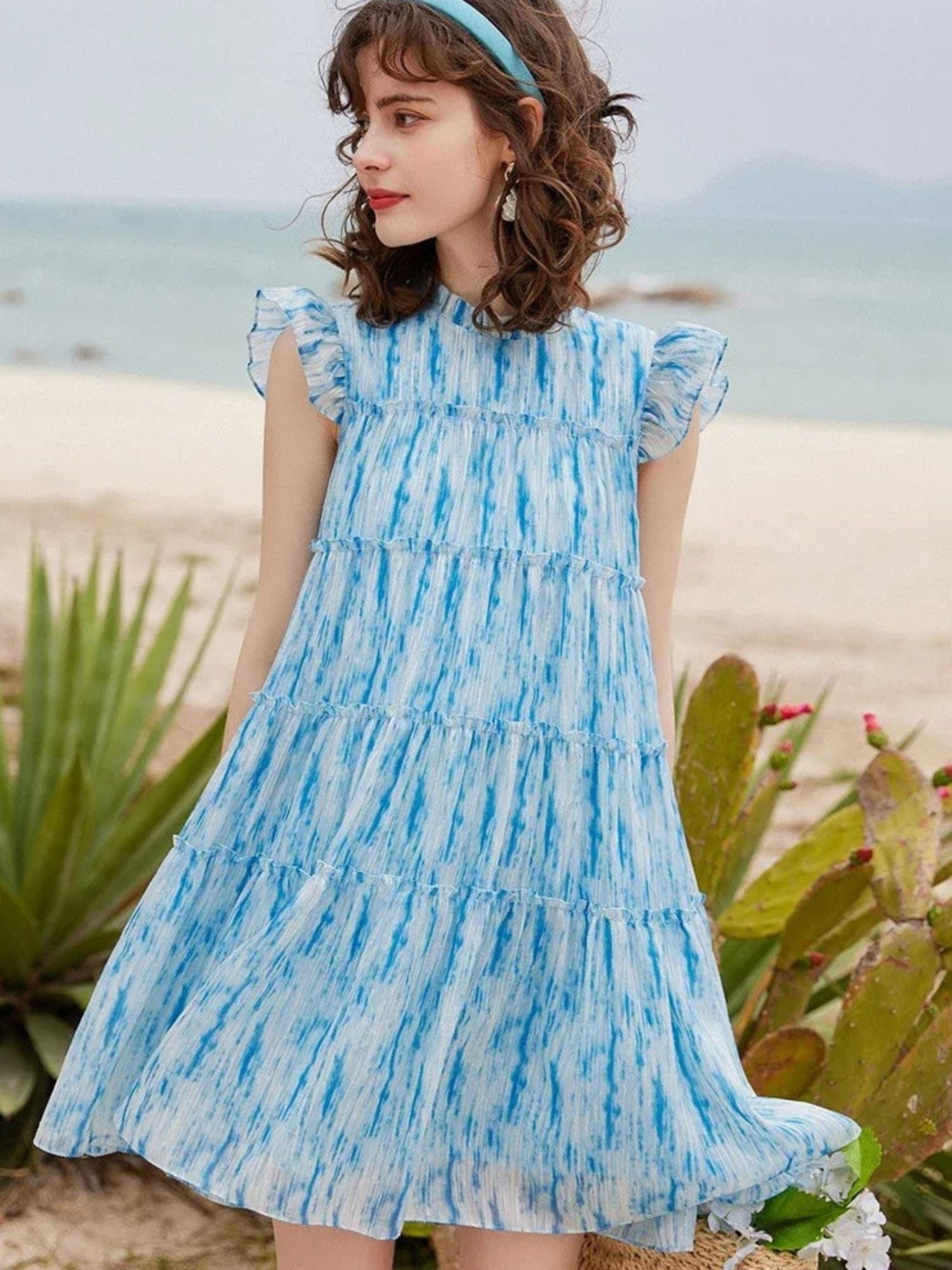 Minikleid in A-Linie mit zarten Rüschen