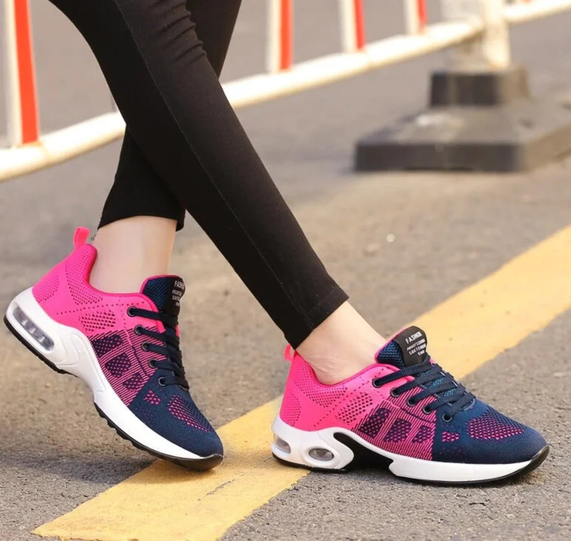 Damen schuhe mit orthopädischer Sohle
