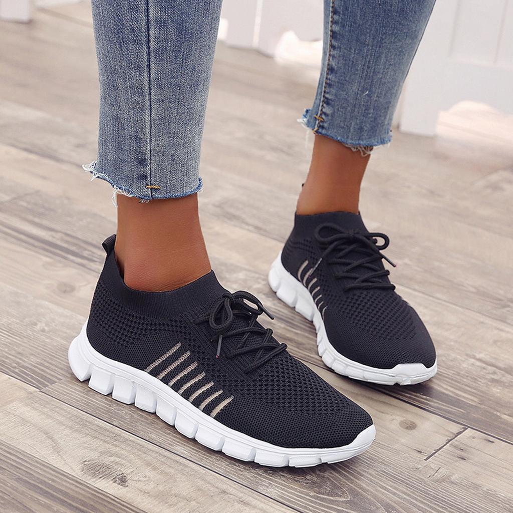 Damenschuhe mit orthopädischer Sohle im Strickstil