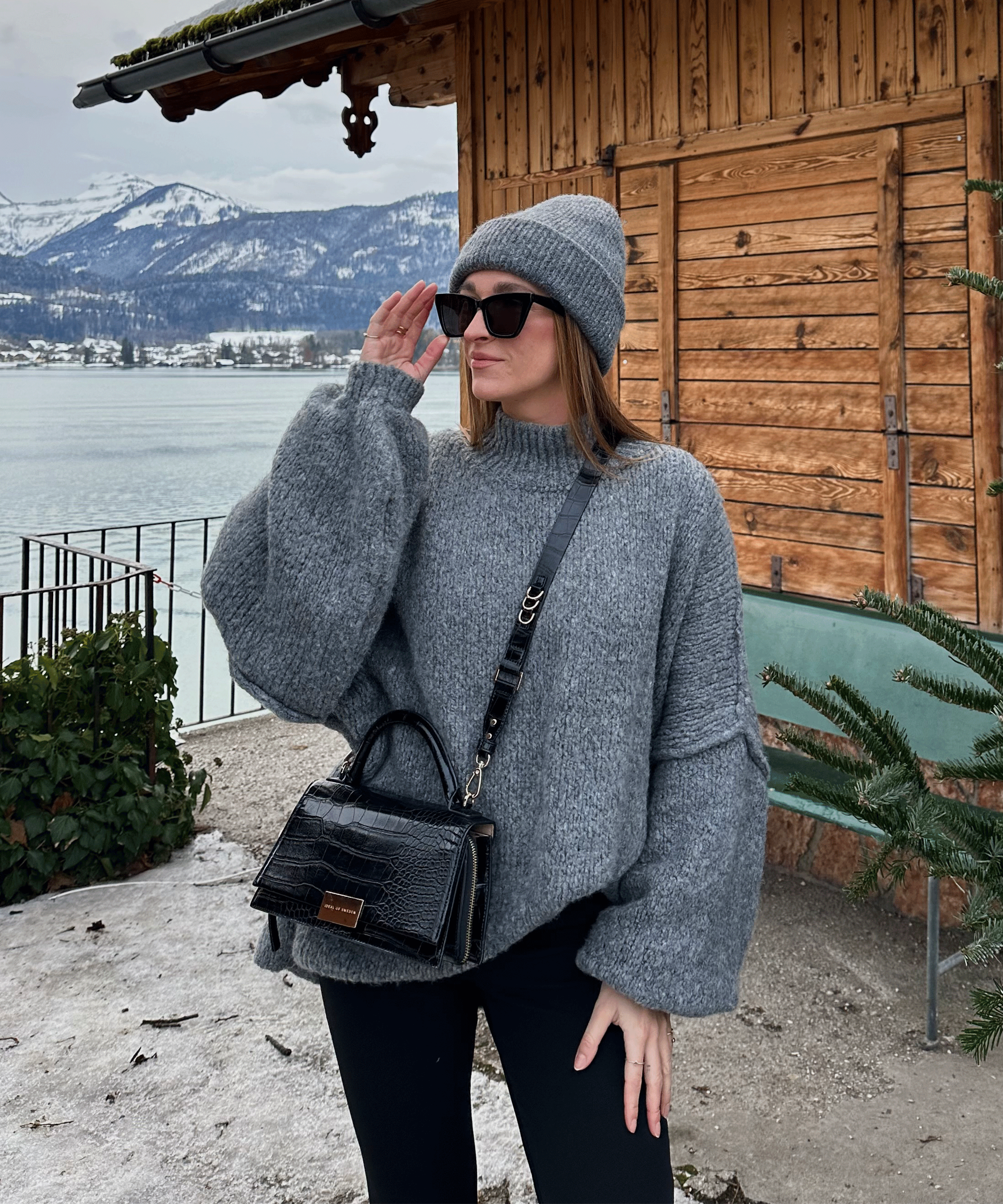 Damenpullover in Dunkelgrau mit weitem Schnitt