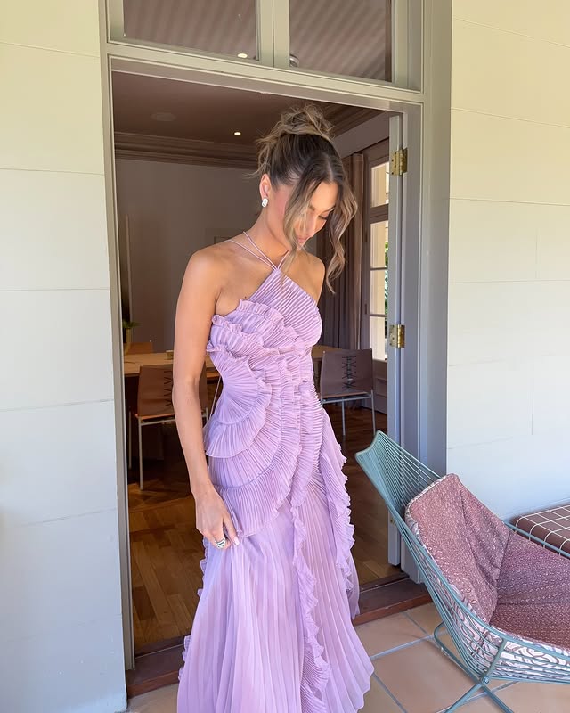 Rüschen-Maxikleid mit Neckholder für festliche Anlässe