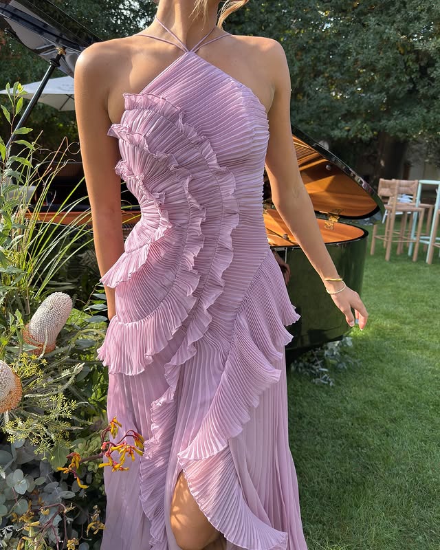 Rüschen-Maxikleid mit Neckholder für festliche Anlässe