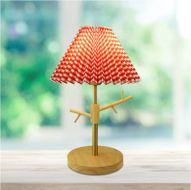 Moderne Nachttischlampe mit Klappbarem Design und Dekorativer Zieraufhängung-3