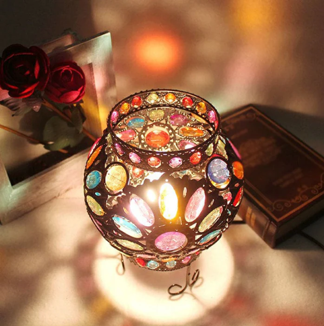 Moderne Nachttischlampe mit Acrylkugeln für stilvolle Akzente im Schlafzimmer-2