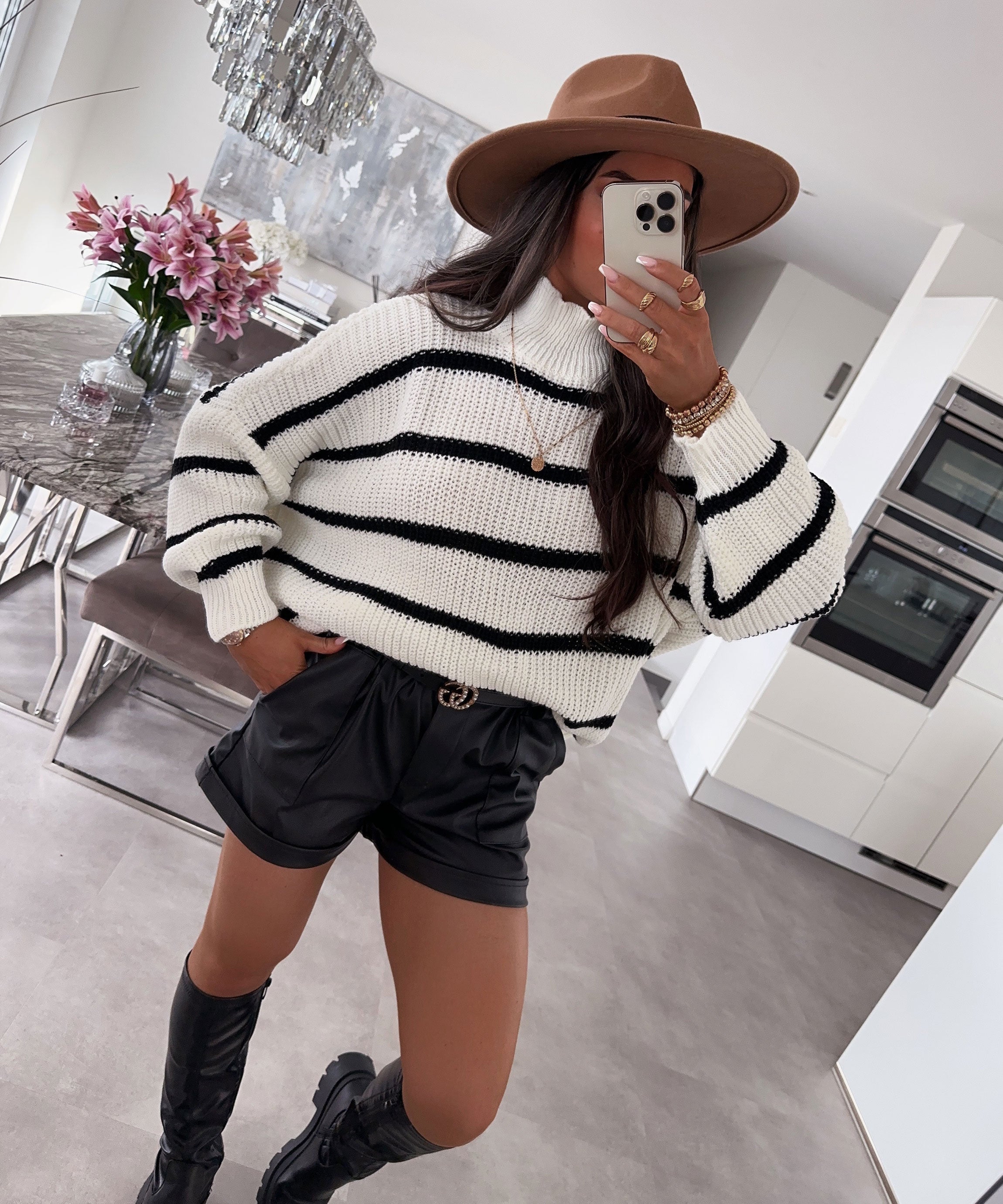 Strickpullover für Damen in Weiß und Schwarz