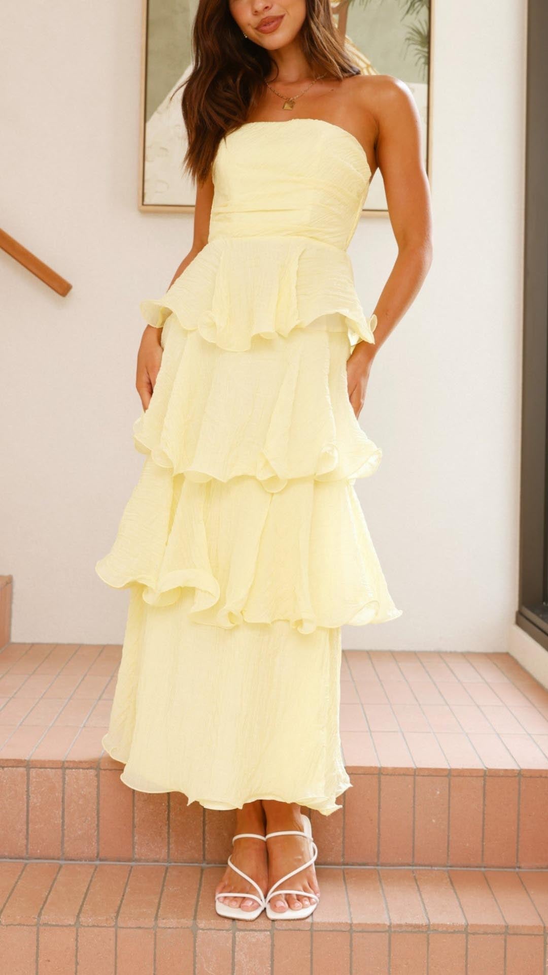 Trägerloses Maxikleid mit Rüschen für festliche Anlässe