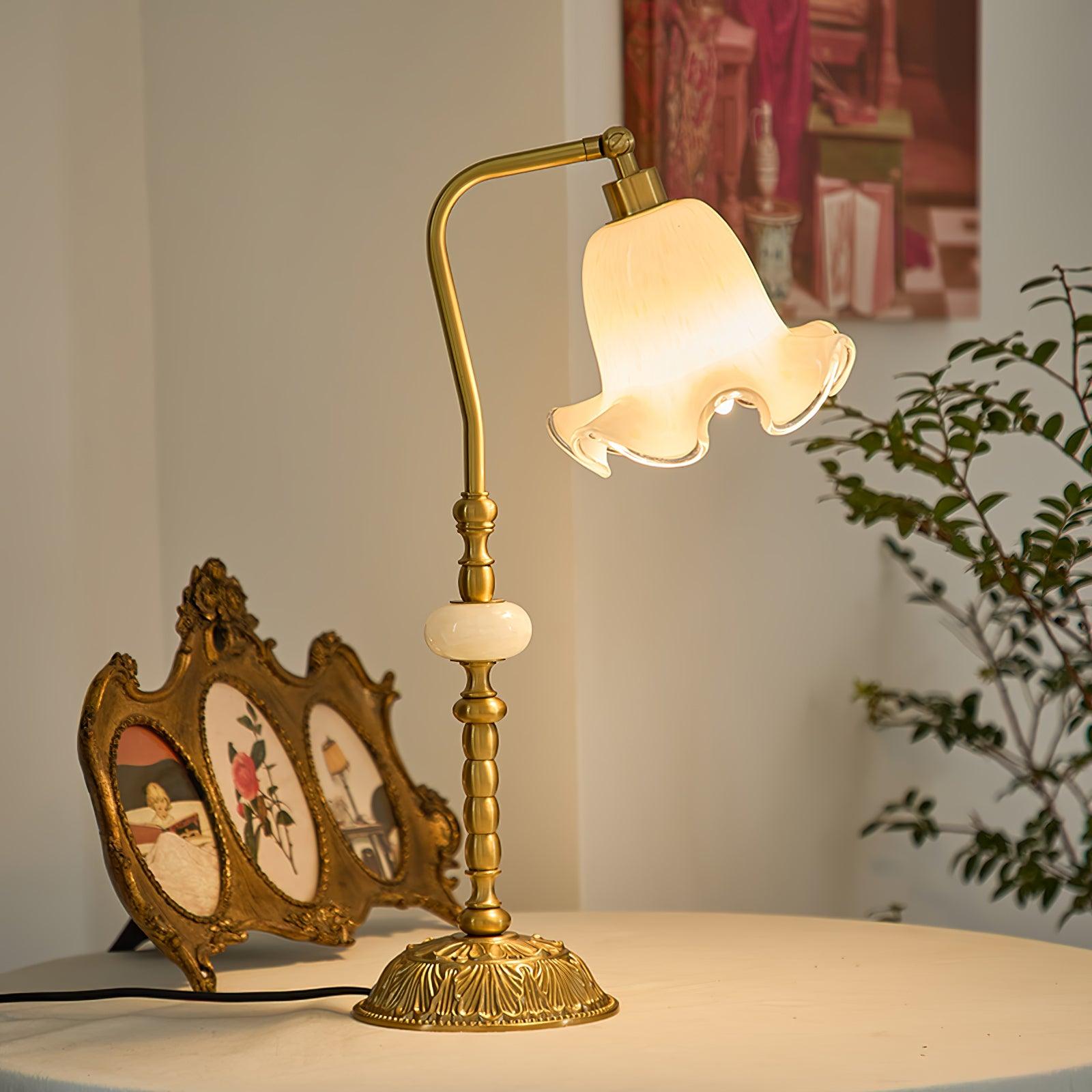 Brassence Elegante Messing Tischlampe | Tulpenform | Dimmbar | Arbeits- & Dekolicht | Stilvolle Beleuchtung für Zuhause-1