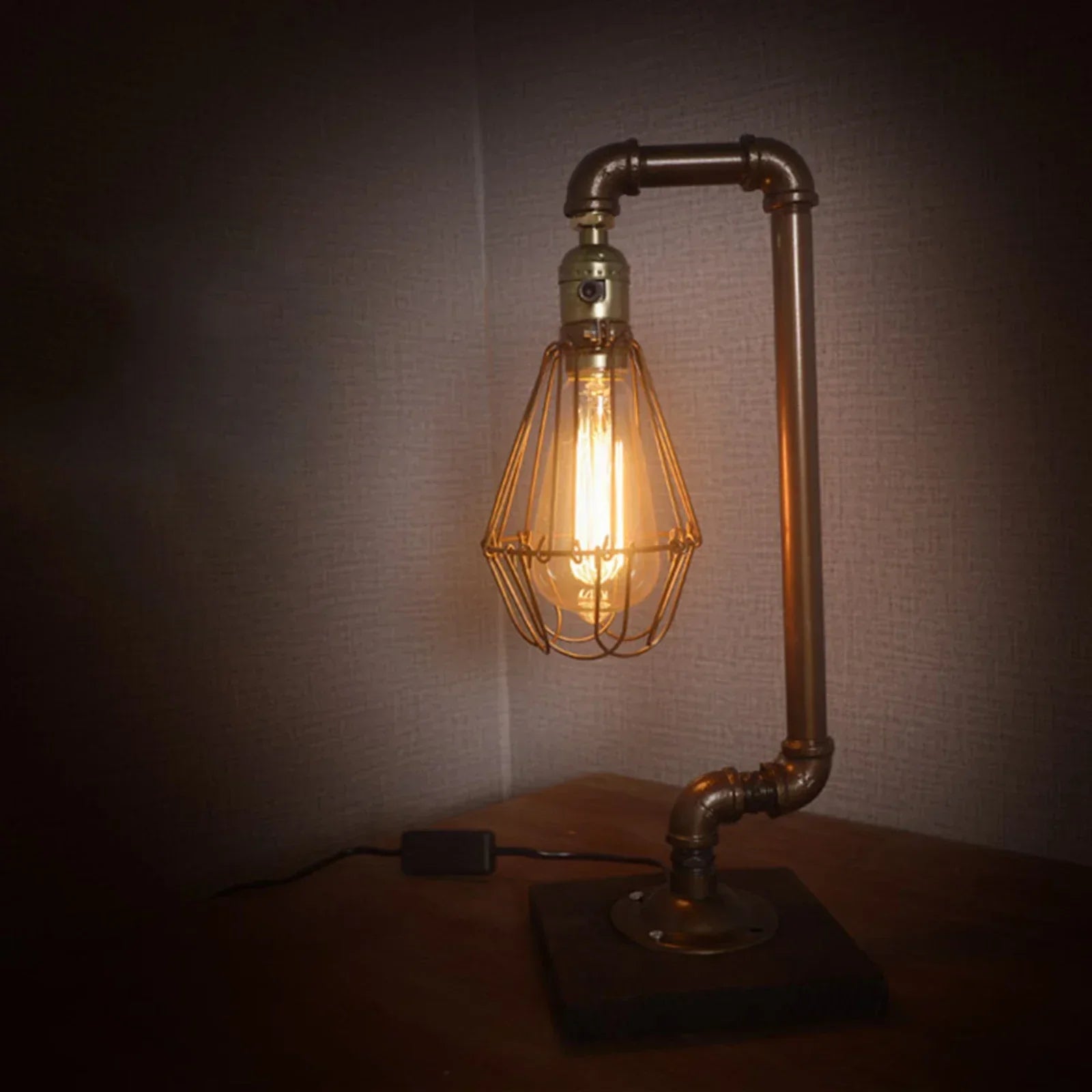 Industrial Vintage Metall Tischlampe - Retro -Design -Licht im Loft -Stil-3