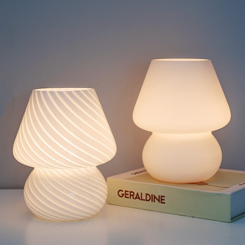 Moderne LED Nachttischlampe aus Glas mit Warmem Licht für Elegante Tischgestaltung-1