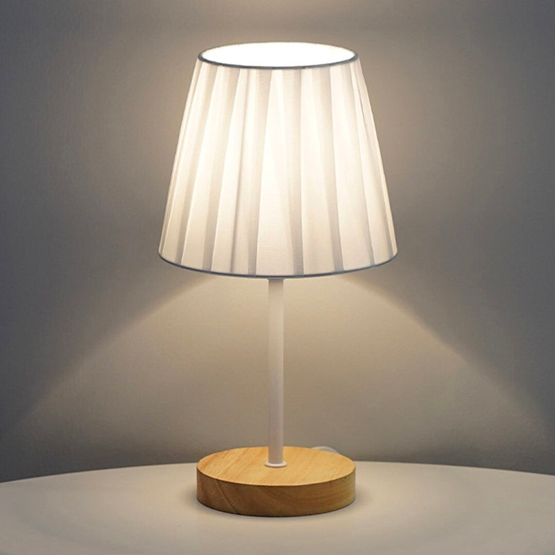Skandinavischer Stil Nachttischlampe mit sanfter Beleuchtung-1