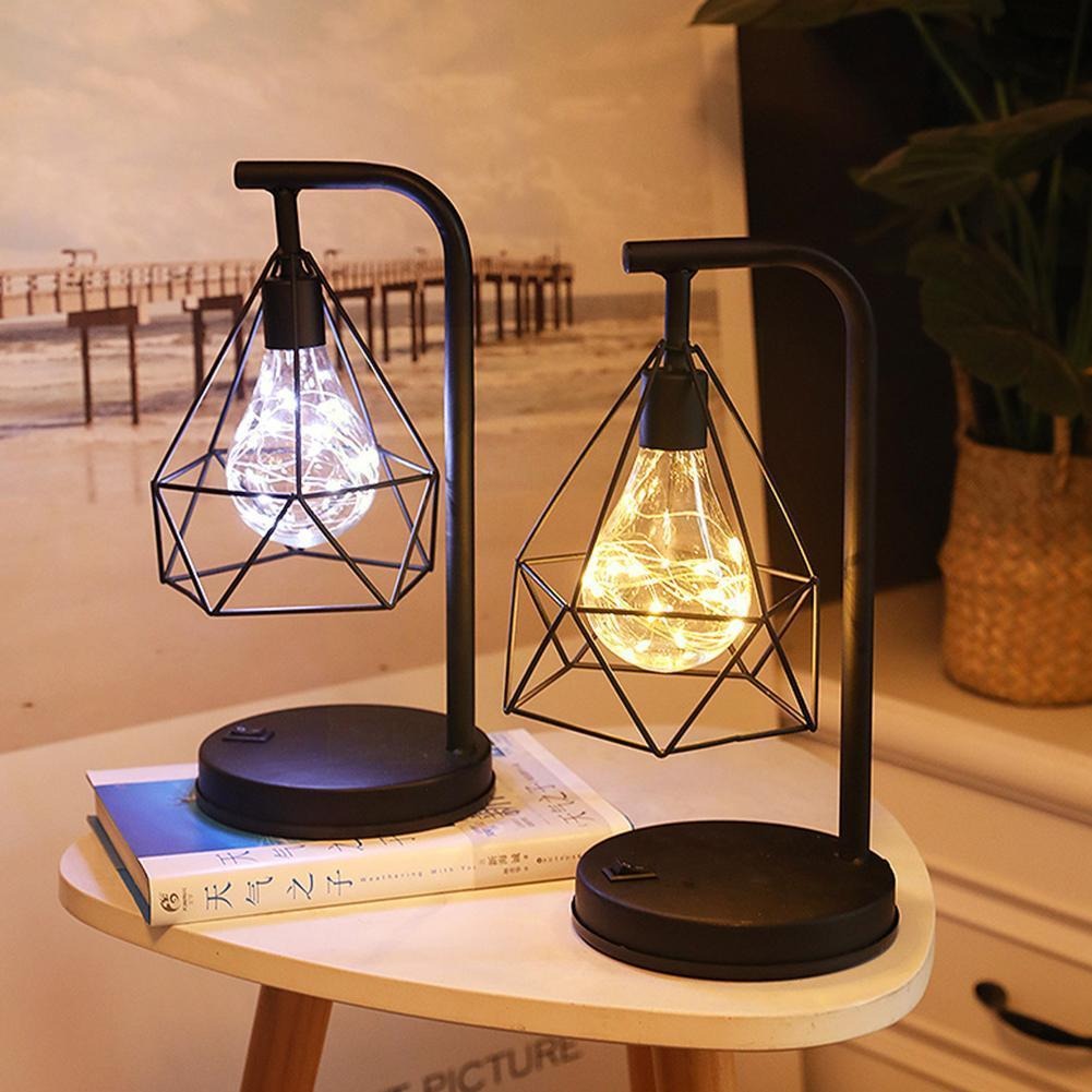 https://cdn.shopify.com/s/files/1/0646/8576/8972/files/lampe-de-chevet-industrielle-sans-fil-blanc-810.jpg?v=1739187249