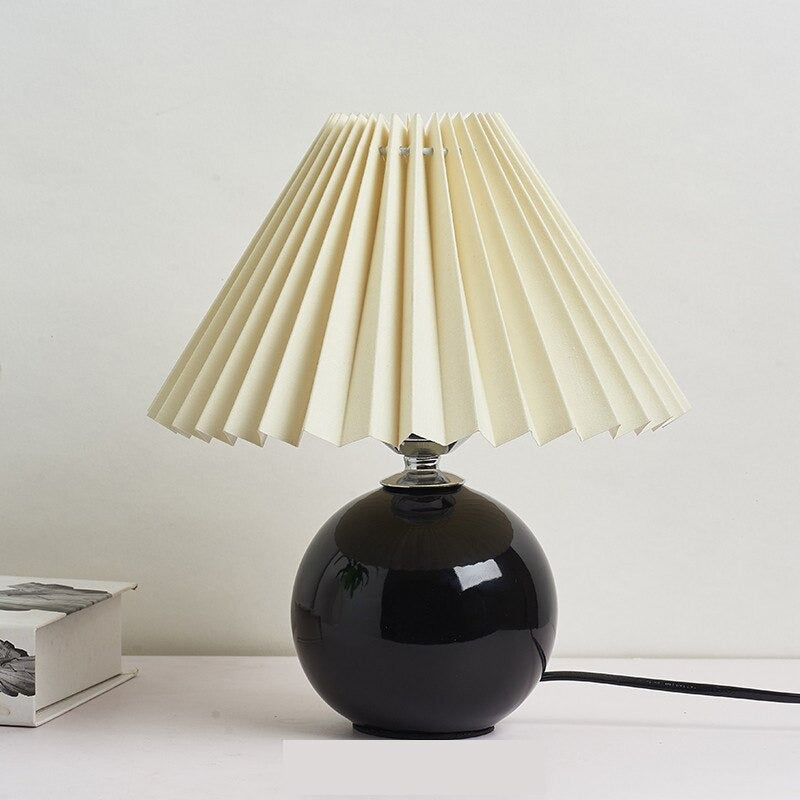 Elegante Vintage Nachttischlampe aus Keramik mit Fächerförmigem Stoffschirm-2