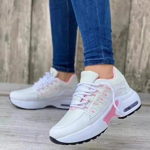 Damenschuhe mit orthopädischer Sohle für breite Füße