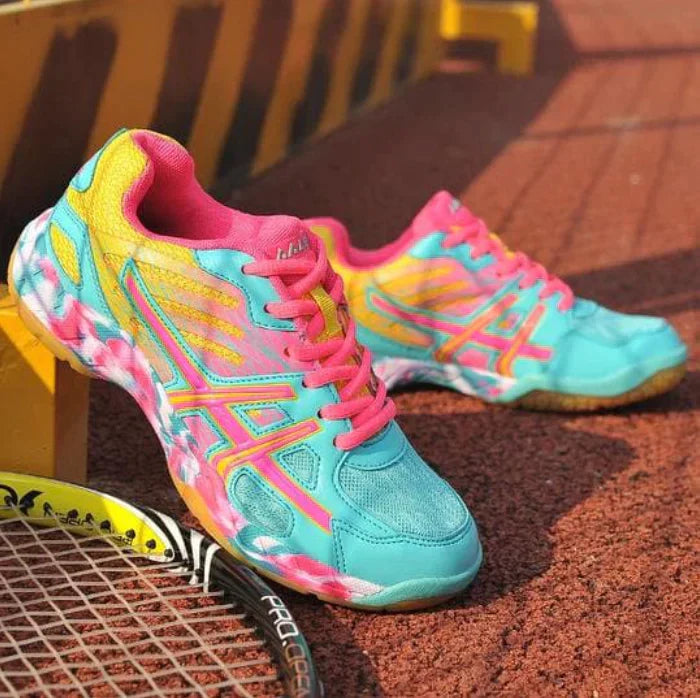 Damen­schuhe mit orthopädischer Sohle fürs Tennisspiel