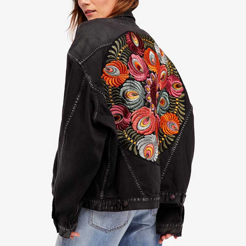 Damenjacke mit lockerer Passform und urbanem Stil