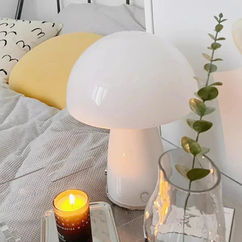 Variant image for Verspielte LED Nachttischlampe mit USB-Anschluss für Gemütliche Nächte und Charmante Atmosphäre-2